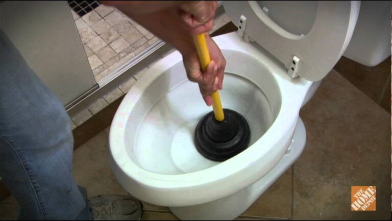 Cómo Destapar Una Taza De Baño Rápida Y Eficazmente En Casa 6 Cómo Destapar Una Taza De Baño Rápida Y Eficazmente En Casa