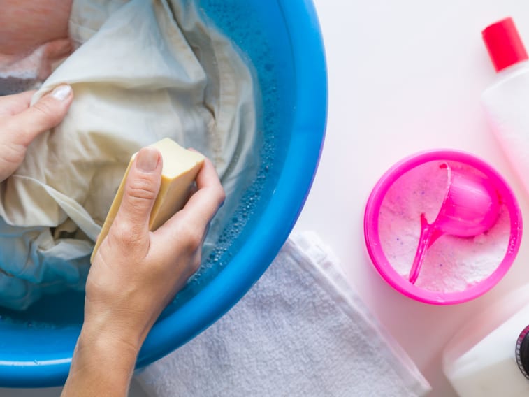 Cómo Quitar Manchas de Ropa de Forma Efectiva y Rápida 8 Cómo Quitar Manchas de Ropa de Forma Efectiva y Rápida