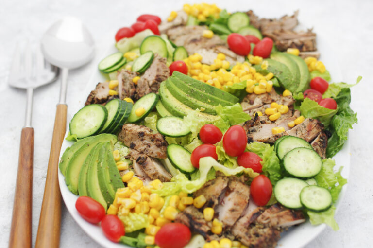 Quieres aprender a preparar una deliciosa ensalada César con pollo