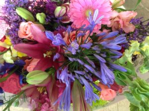 ramo colorido de flores variadas frescas