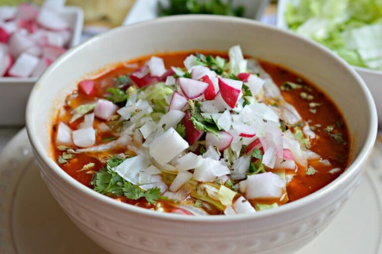 Cómo preparar una receta tradicional de pozole paso a paso
